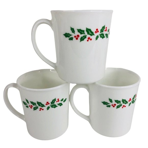 3 Corelle Winter Holly Days Mugs 8 OZ Coffee Cups Vintage Christmas Corning - Picture 4 of 7